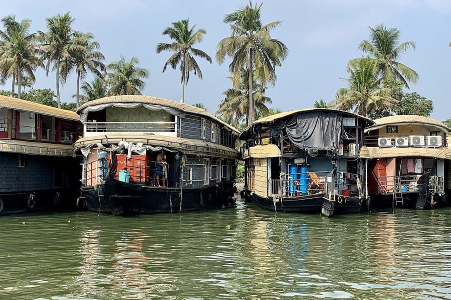 Houseboat on Alleppey backwaters (Kerala, India 2023) (52704577484)